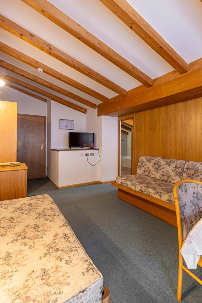 Appartamento per 4-5 persone, Hotel Arnica con spa vicino alle piste, Alba di Canazei