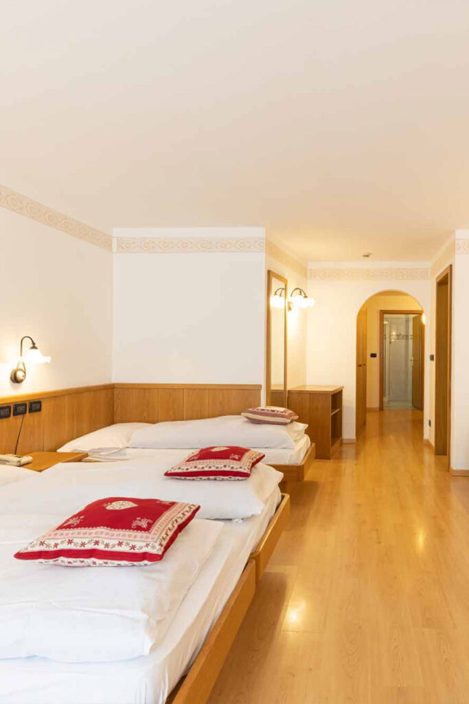 Appartamento per 4 persone, Hotel Arnica con spa vicino alle piste, Alba di Canazei