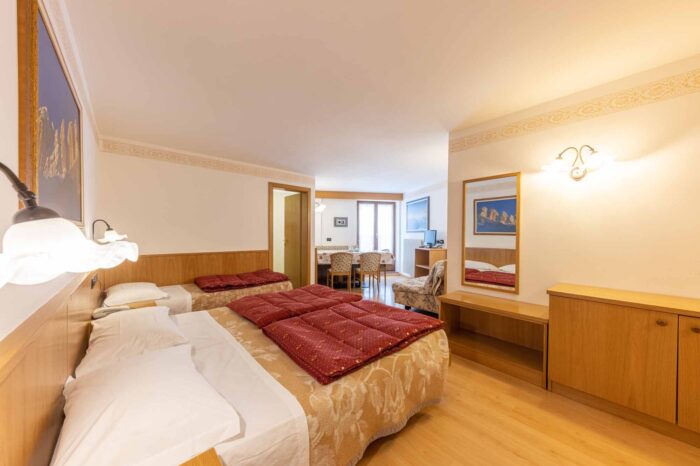 Appartamento per 5/6 persone, Hotel Arnica con spa vicino alle piste, Alba di Canazei