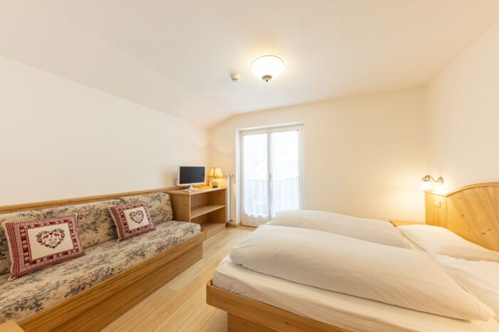 Appartamento per 2/4 persone, Hotel Arnica con spa vicino alle piste, Alba di Canazei