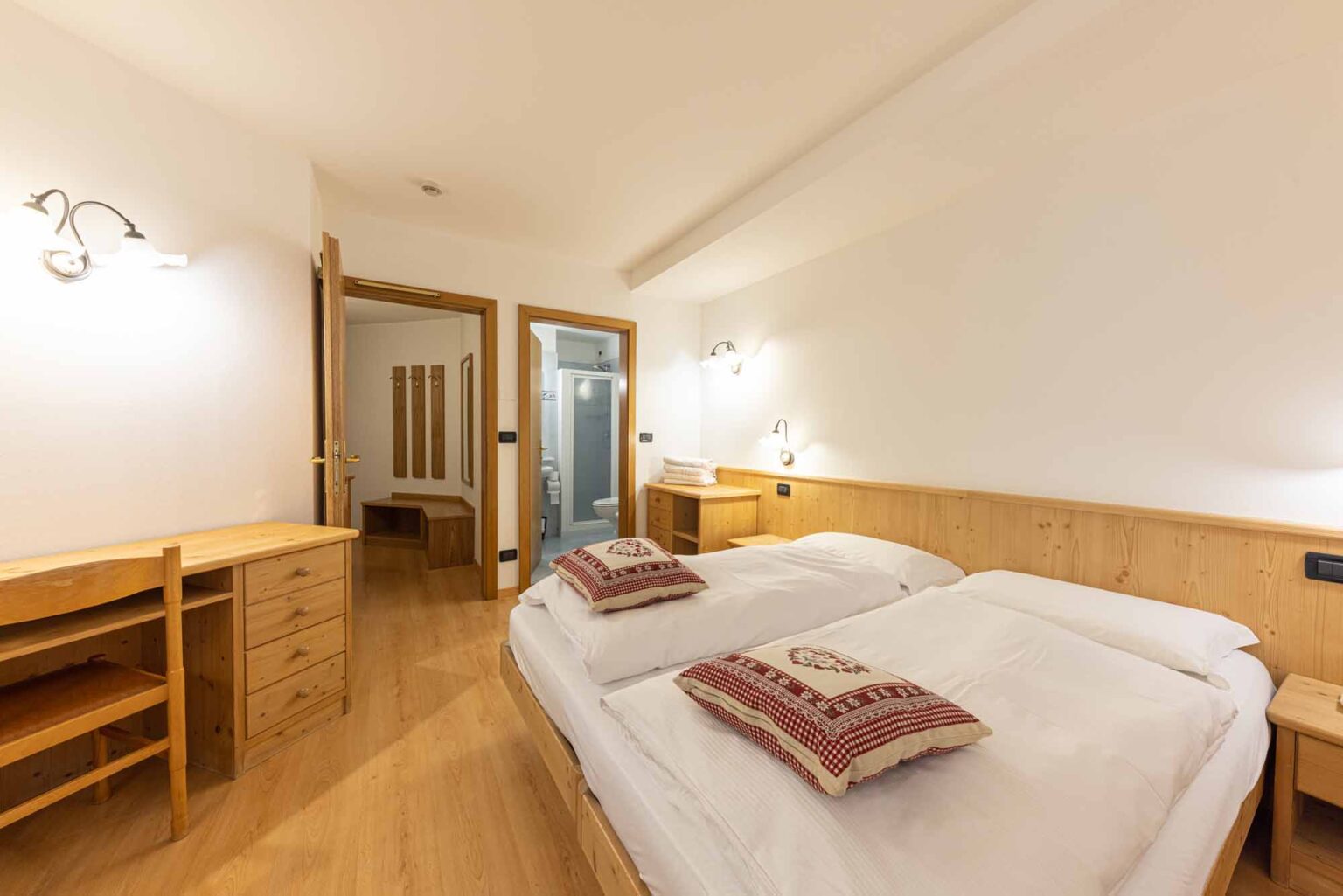 Appartamento per 6 persone, Hotel Arnica con spa vicino alle piste, Alba di Canazei